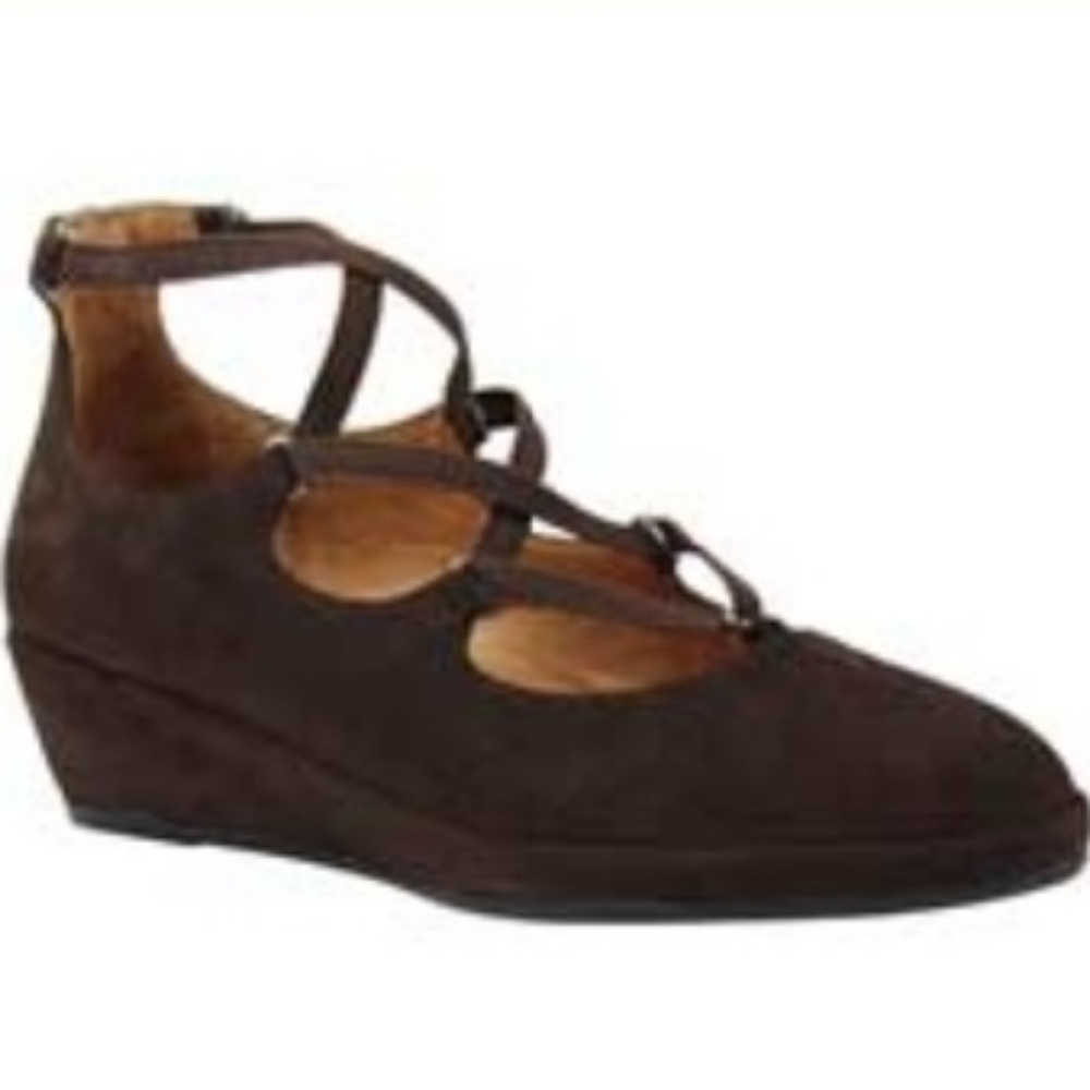 L'Amour Des Pieds Benham T. Moro Suede (Brown) Size 9M EUC